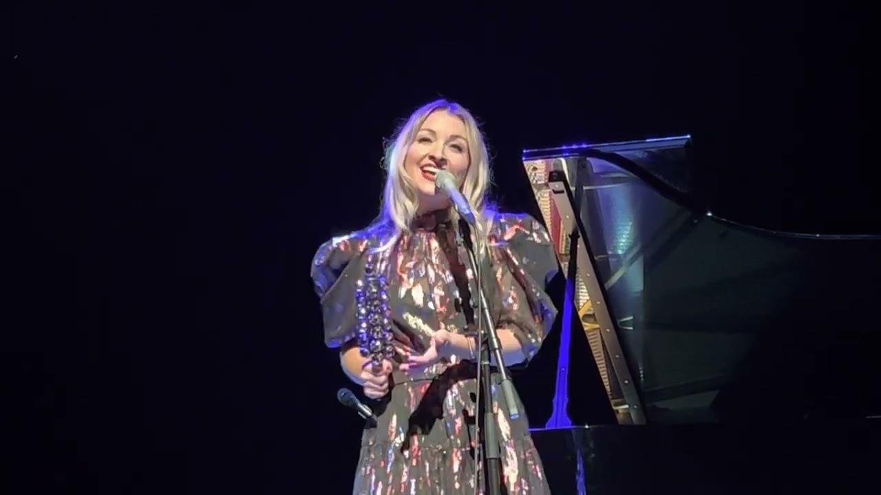 Kate Miller-Heidke & Keir Nuttall - Beard Downstairs For Christmas (live 15 Oct 2022)