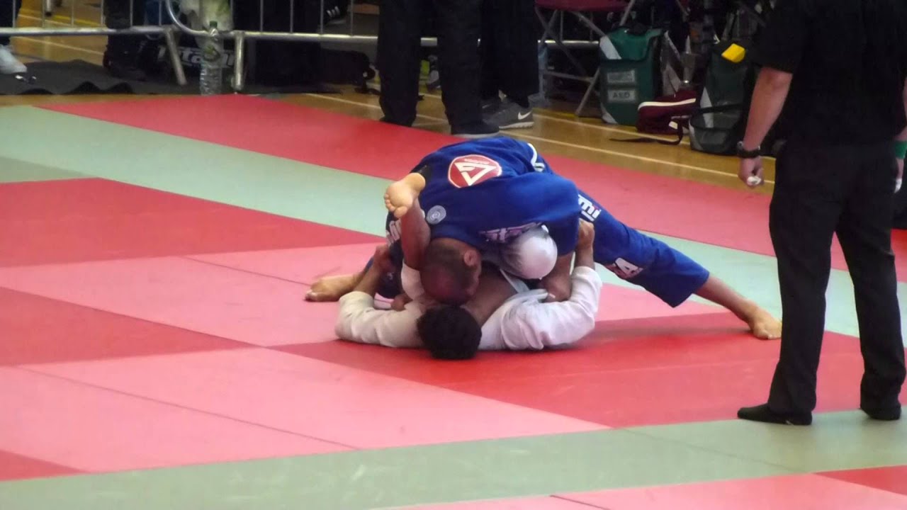 Lucio Rodrigues vs Max Campos - IBJJF London Winter Open 2016 - Black Adult - Open