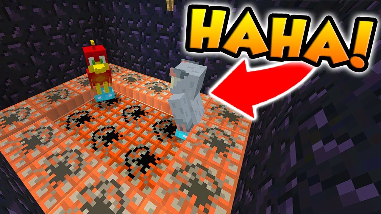 SETTING A TNT TRAP IN MINECRAFT HIDE AND SEEK! (Thor 3: Ragnarok Themed)