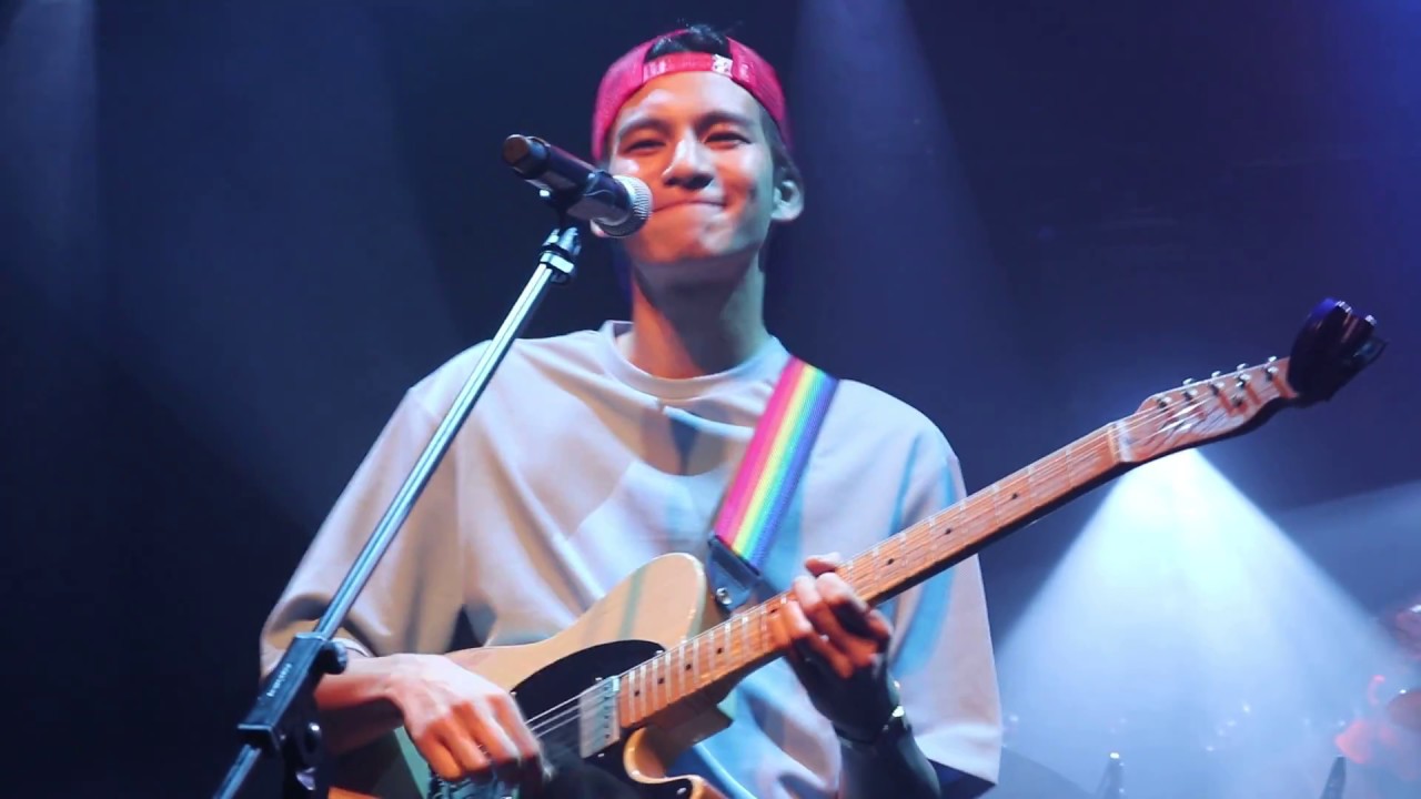 180428 Phum Viphurit [Long Gone] LIVE in Korea