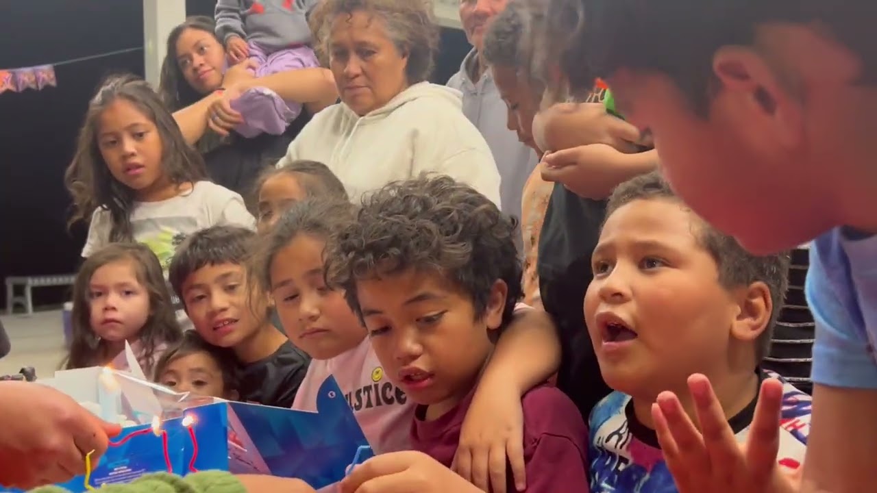 Singing happy birthday to Annalise (7) and Kielanz (8)