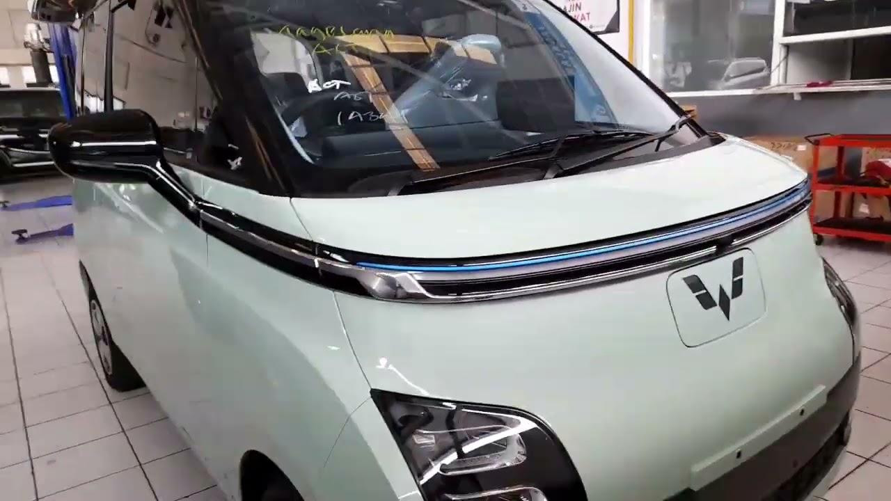 mobil listrik wuling air ev hijau