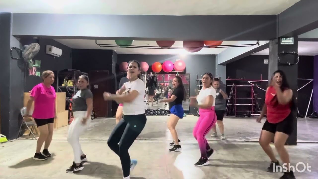 A chillar a otra parte. Sonora mermelada #baile #dance #cumbia 