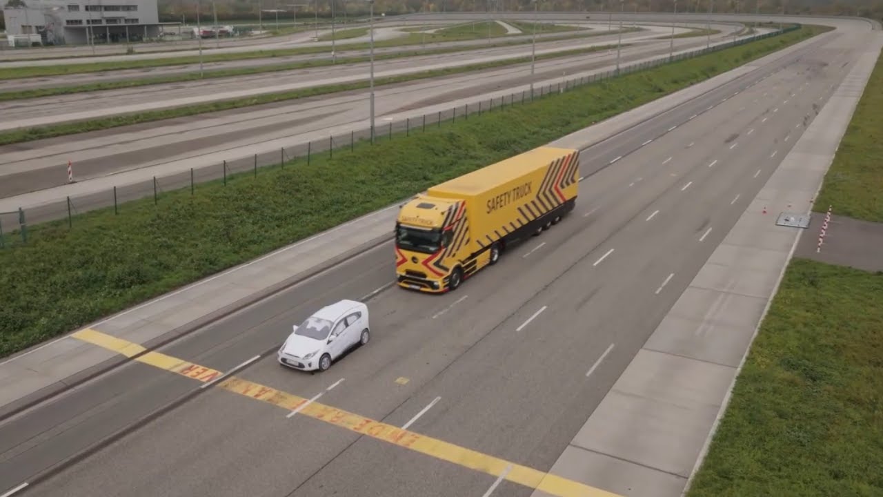 Mercedes Safety Truck & Tourismo | neuer Sicherheitsstandard im Detail