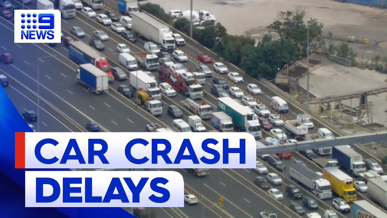 Major Melbourne traffic delays after fatal car crash | 9 News Australia