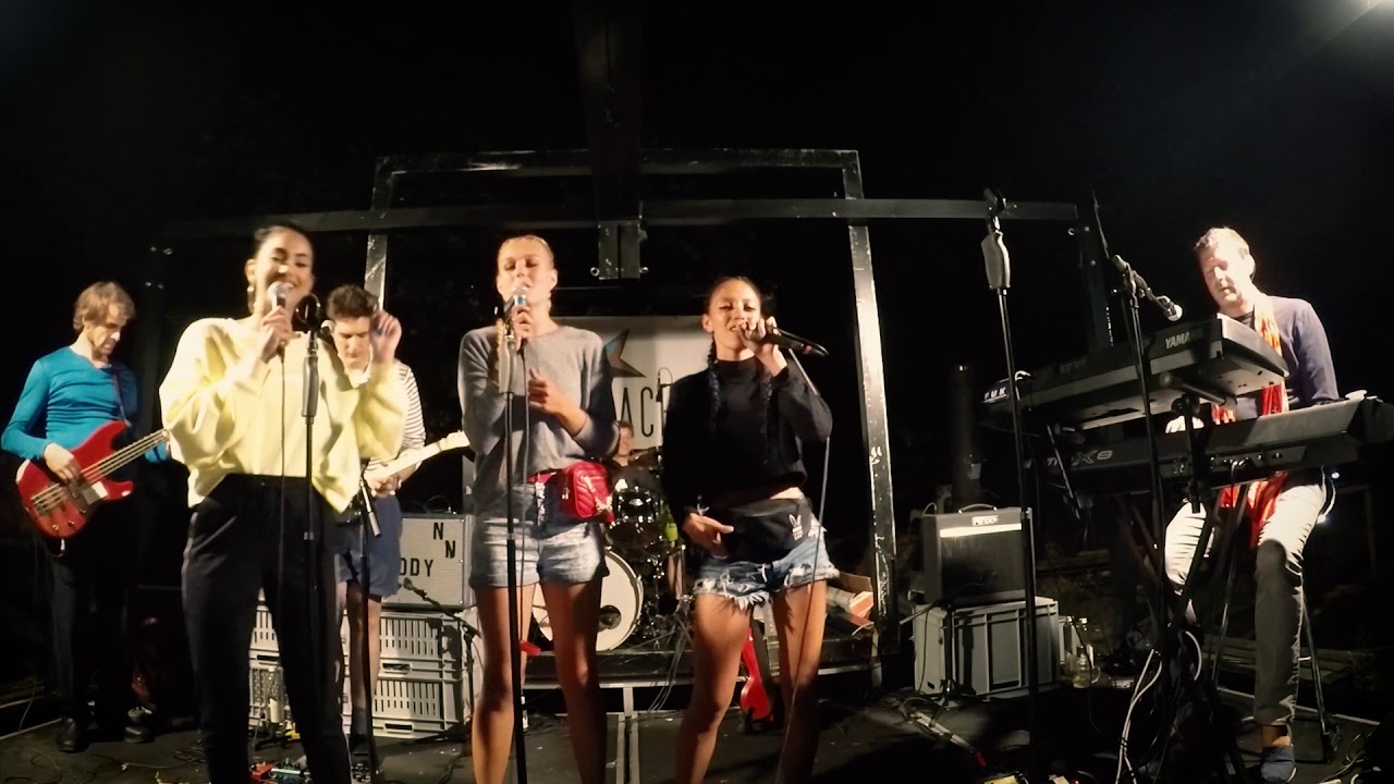 Karaoke Band STARMACHINE - Wrecking Ball