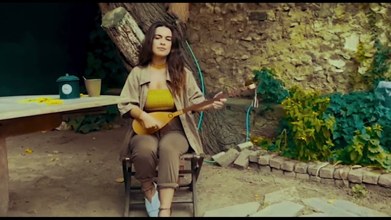 Başak Kalyon - AŞIKLARDA OLAN EFKAR