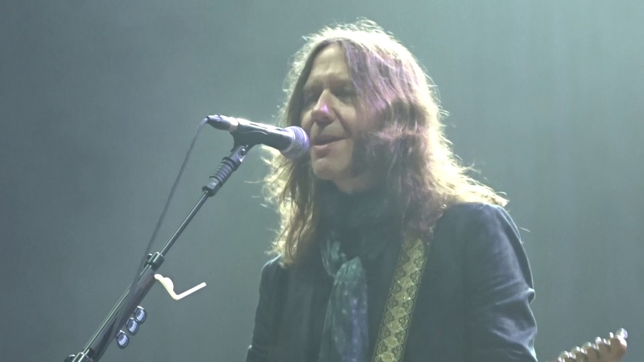 Blackberry Smoke - Ain't Much Left of Me w/ When The Levee Breaks - Azkena Rock Festival 21-06-19