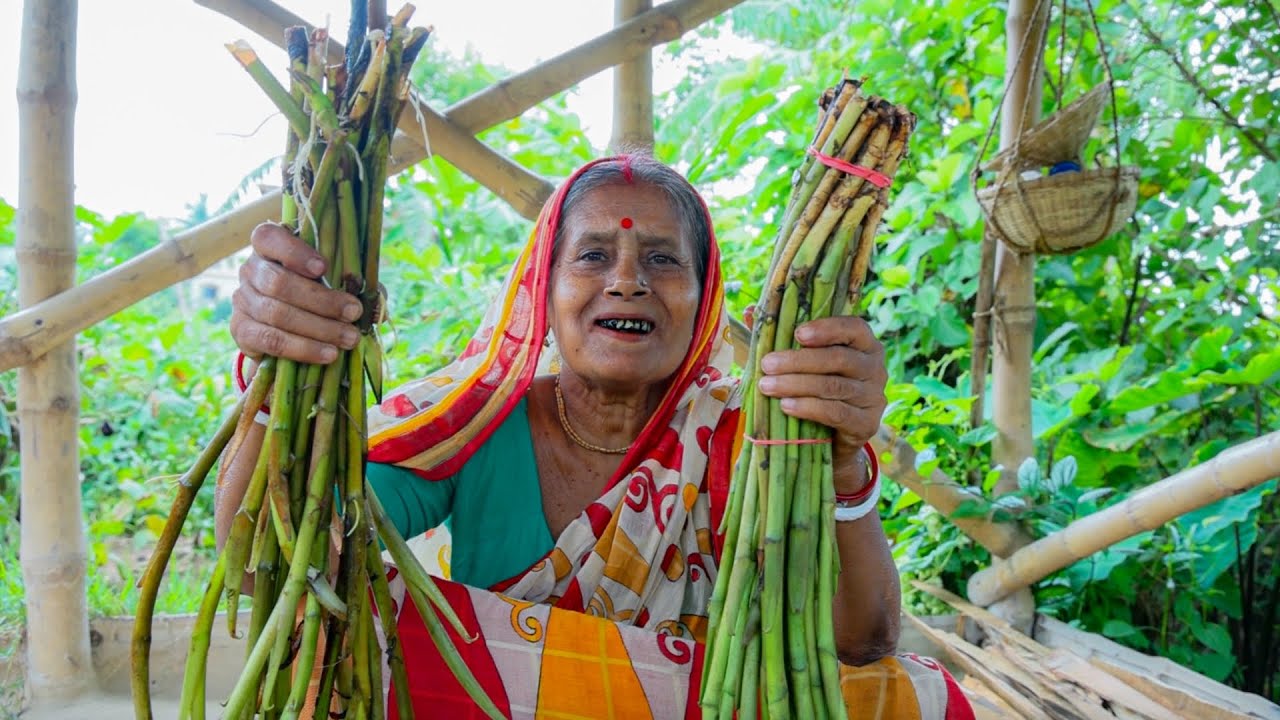 ইলিশ মাছের মাথা দিয়ে কচু শাক ও কচুর লতির দুটি সেরা রেসিপি |