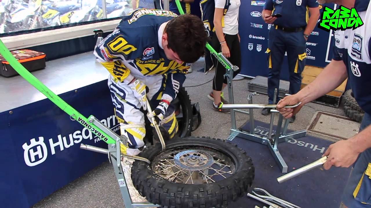Danny McCanney Tyre Change EWC Rovetta Italy 2015