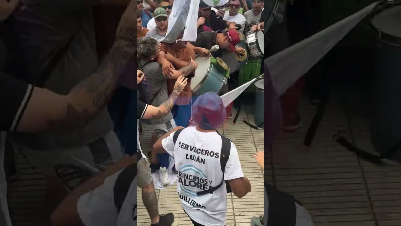 A LAS TROMPADAS: El acto de Guillermo Moreno por el D&iacute;a de la Lealtad termin&oacute; en una feroz pelea