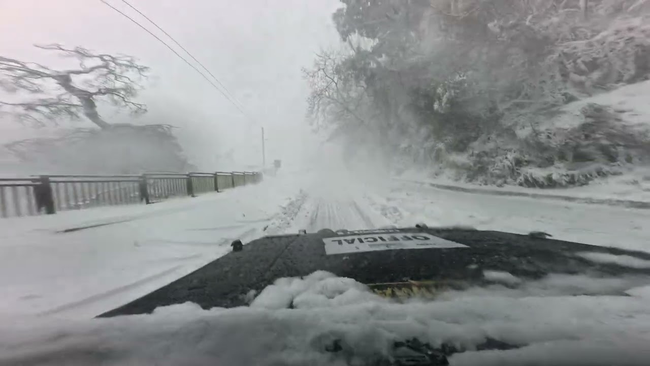 G.O.A.T...Thats why gypsy is king 👑👑💯 loves snowcarpet#gypsylove#4wd #snow#snowride#drivingskills