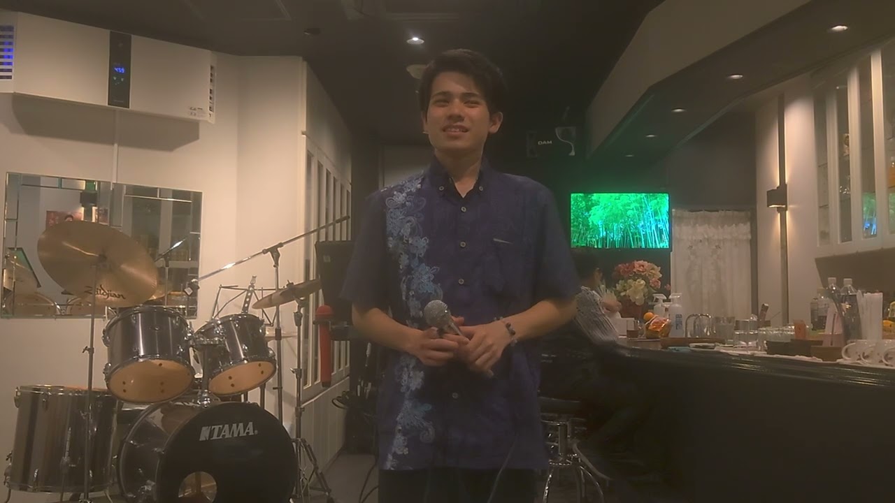 18歳のプロの演歌歌手。成増ハピネスで一際目立ってました。