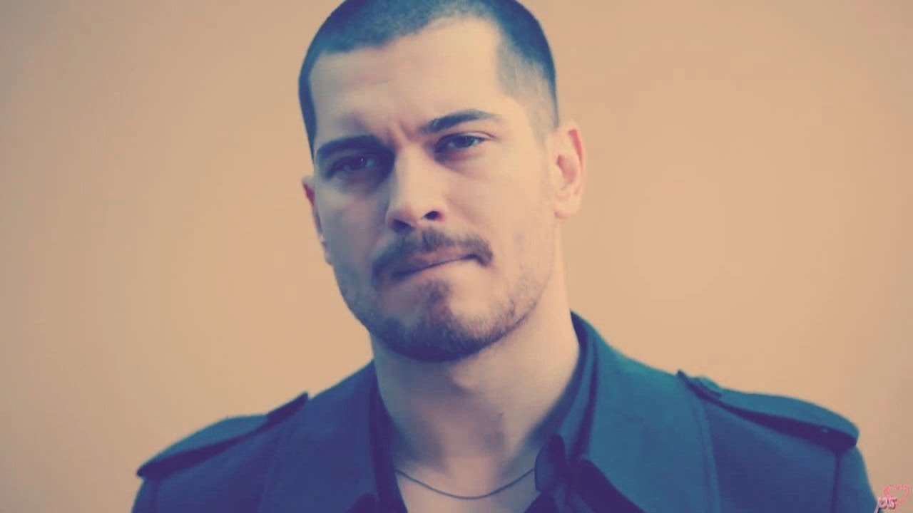 Çağatay Ulusoy & Bensu Soral İçerde- Love Me Like You Do (cover)