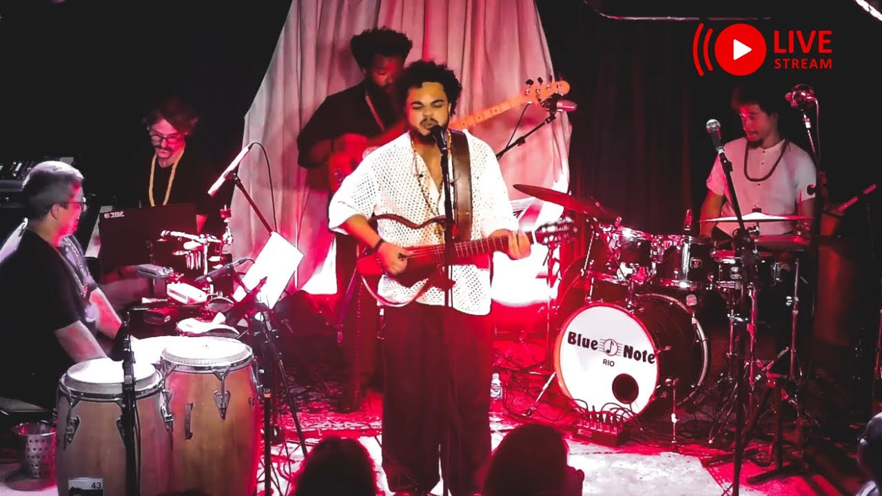 Boca de Leão ao vivo no Blue Note Rio - Djâmen canta Filó Machado.