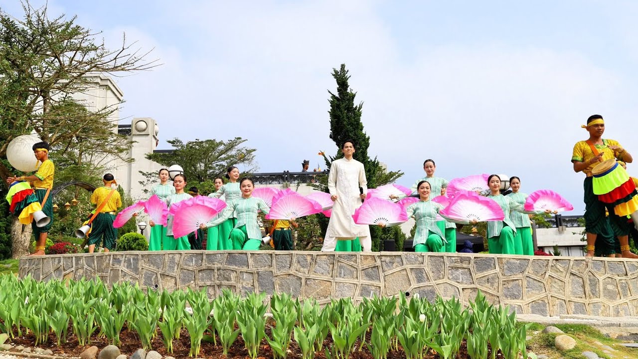 Quách Phú Thành- Tổng hợp những hình ảnh đẹp biểu diễn tại núi Bà Đen, Tây Ninh