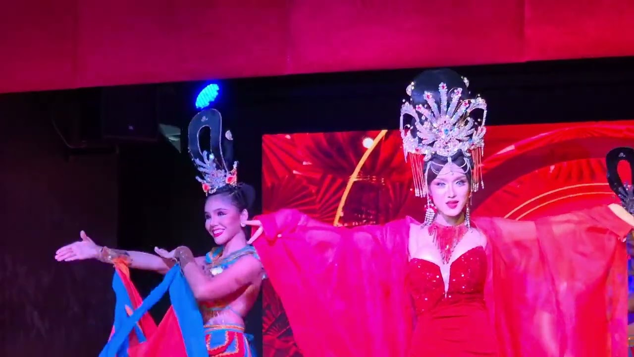 Divas Cabaret - Koh Samui - Chaweng Beach - May 2024