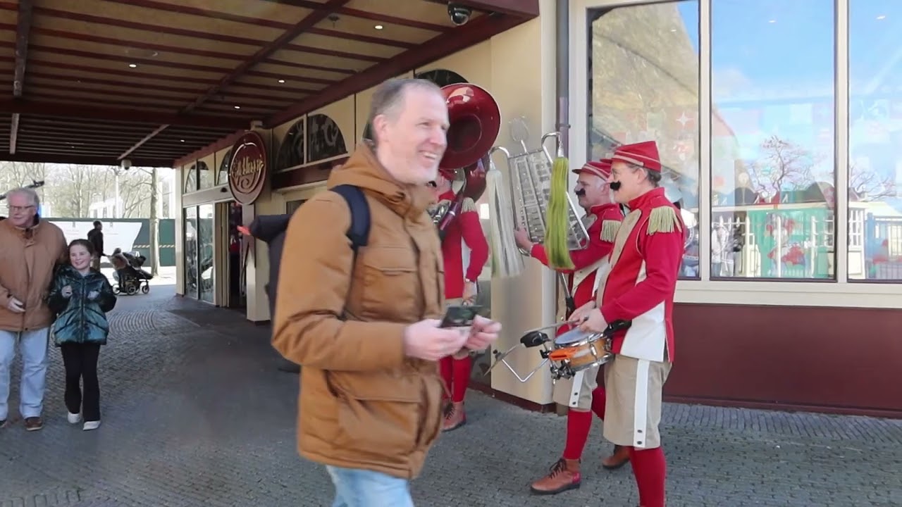 Harmonie van Drie (FUNFARE) tijdens het kruidvat weekend - Efteling 2024