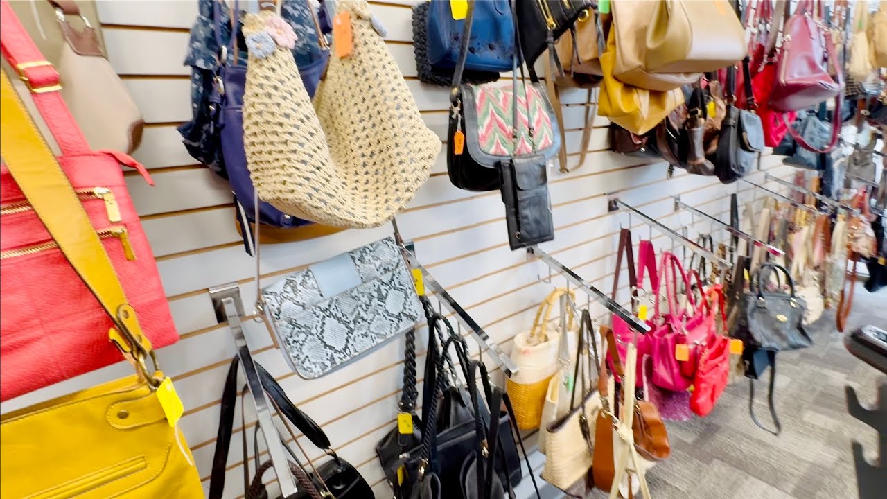 Thrift Store Browsing ASMR | Rummaging Through Purses, Toys, Books | No Talking 🩷