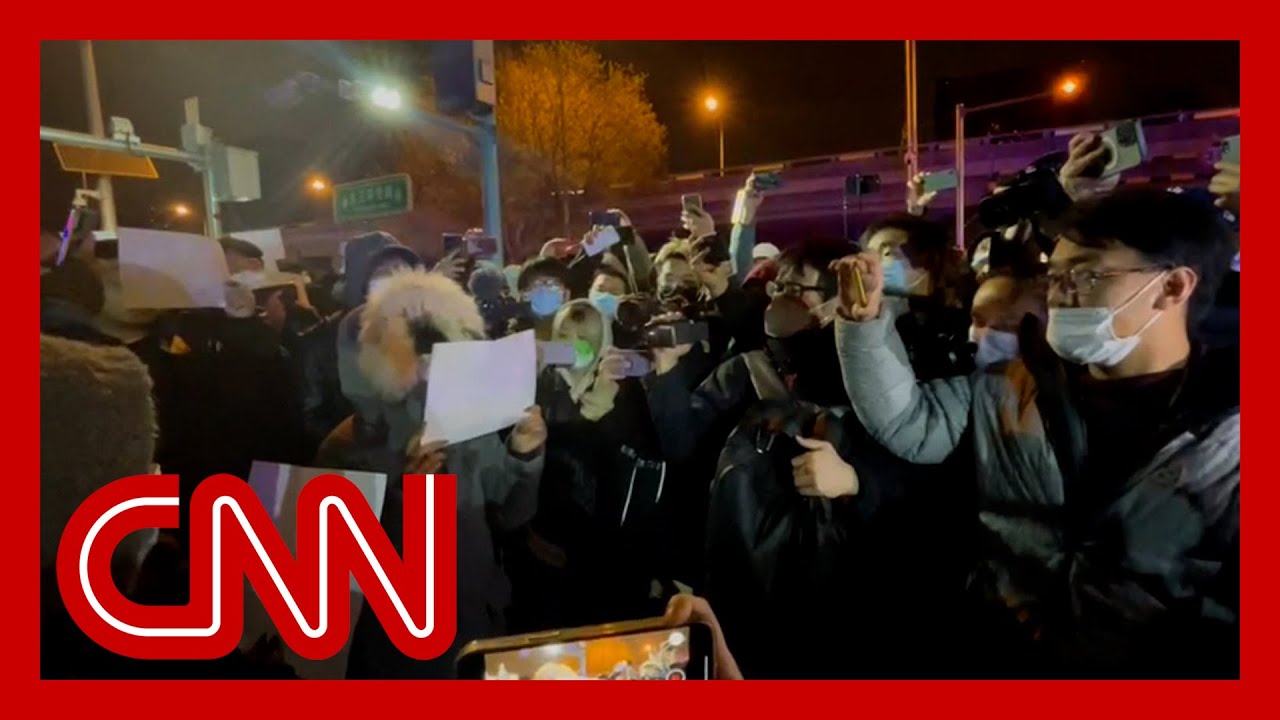 'Unbelievable scenes' in China as protesters speak out against zero-Covid policy