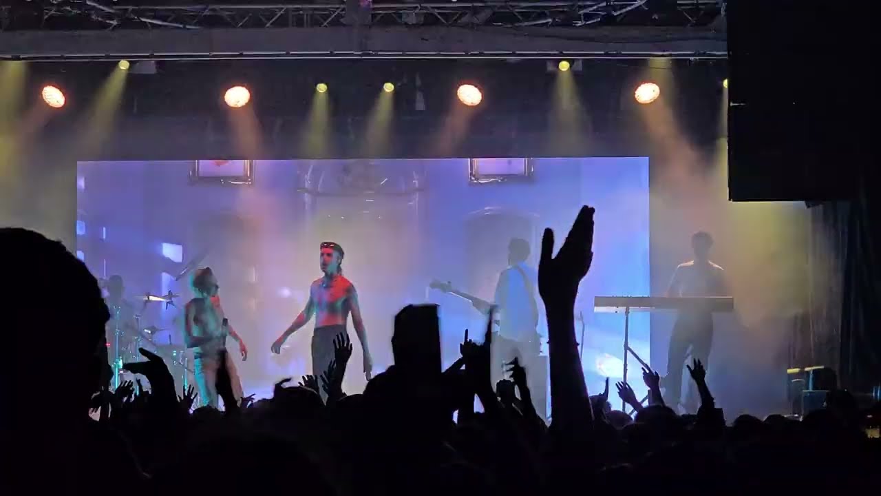 Ouke - CA7RIEL & Paco Amoroso (Live - Sala del Museo del Carnaval 2024)