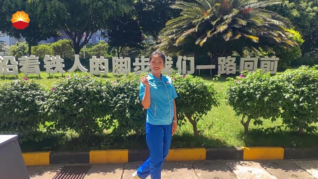 Follow the Bai Ethnic Girl to Explore Dali