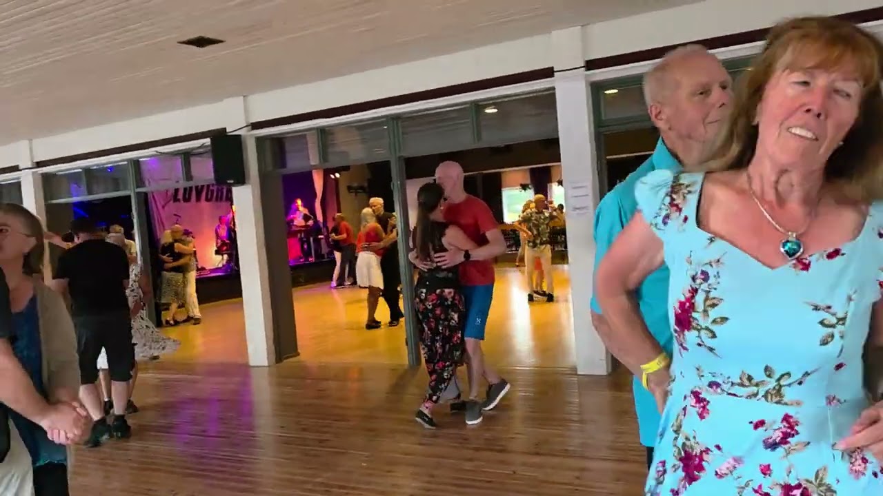Etthundra mil från dig med Claes Lövgrens på Orrskogen Dansbandsveckan Dansnytt Jan Tore Eriksen