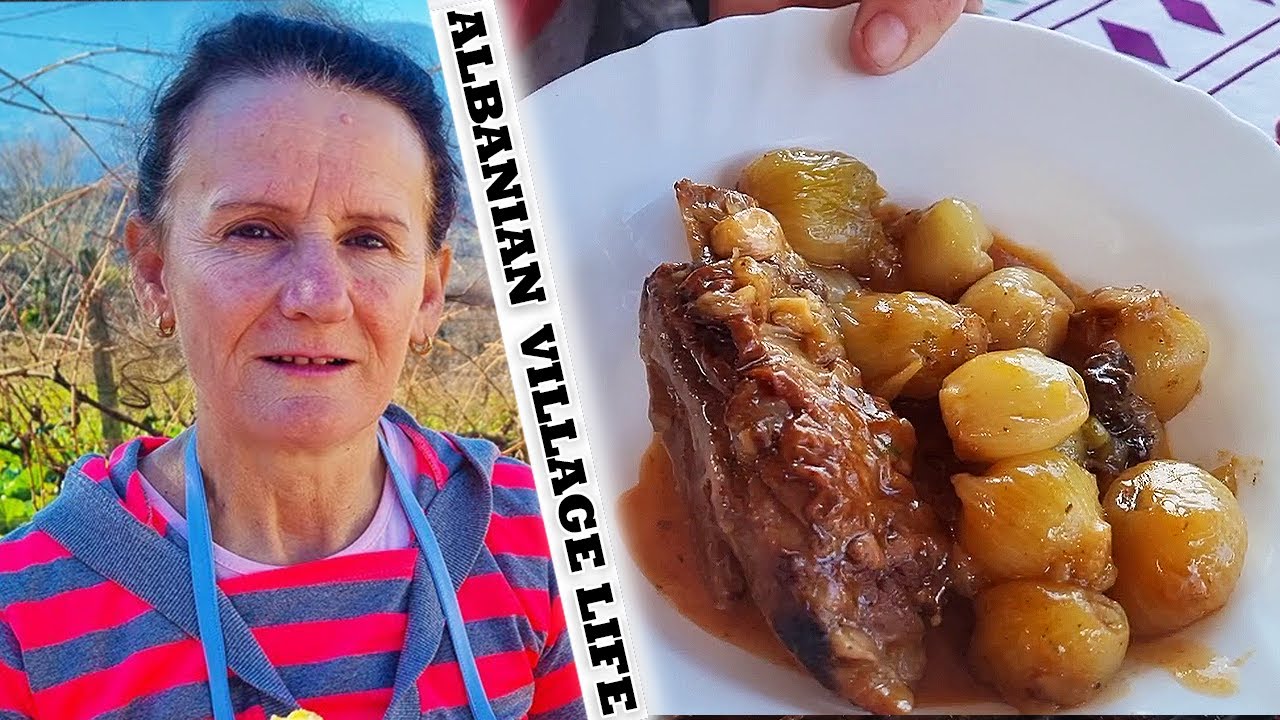 Comlek me Mish Vici.  A traditional Albanian Onion dish.