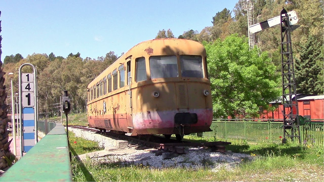 L'automotrice RALn60.12 di Villarosa