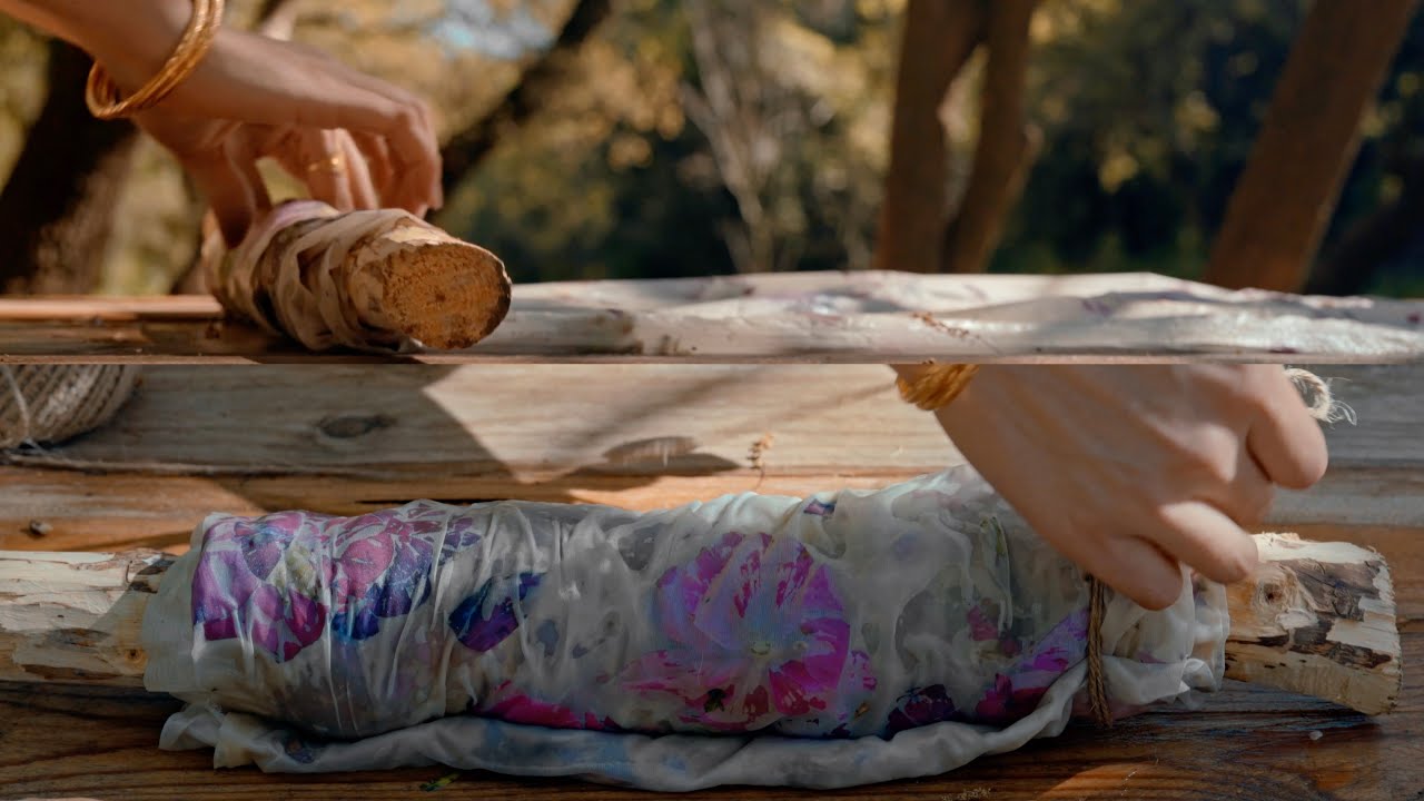 Fabric Flowers Dye - Short Film