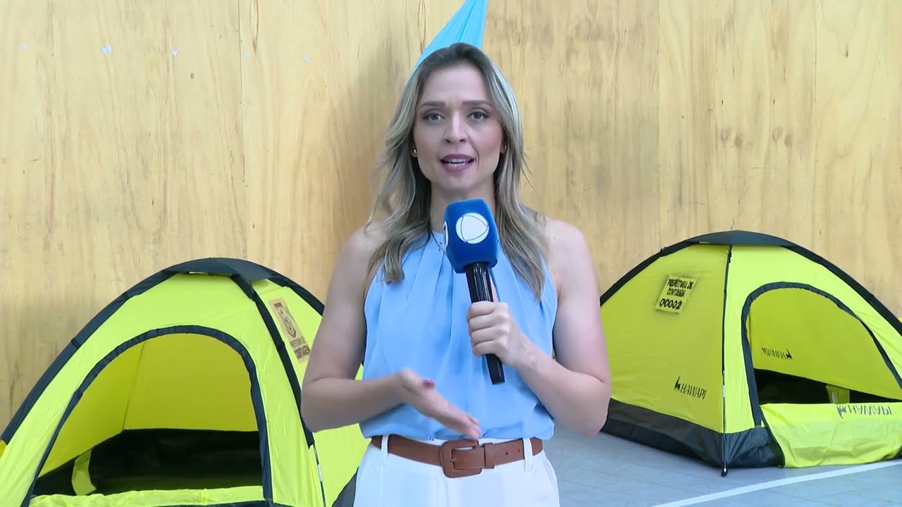 Prefeitura de Contagem, na Grande BH, distribui barracas para moradores de rua