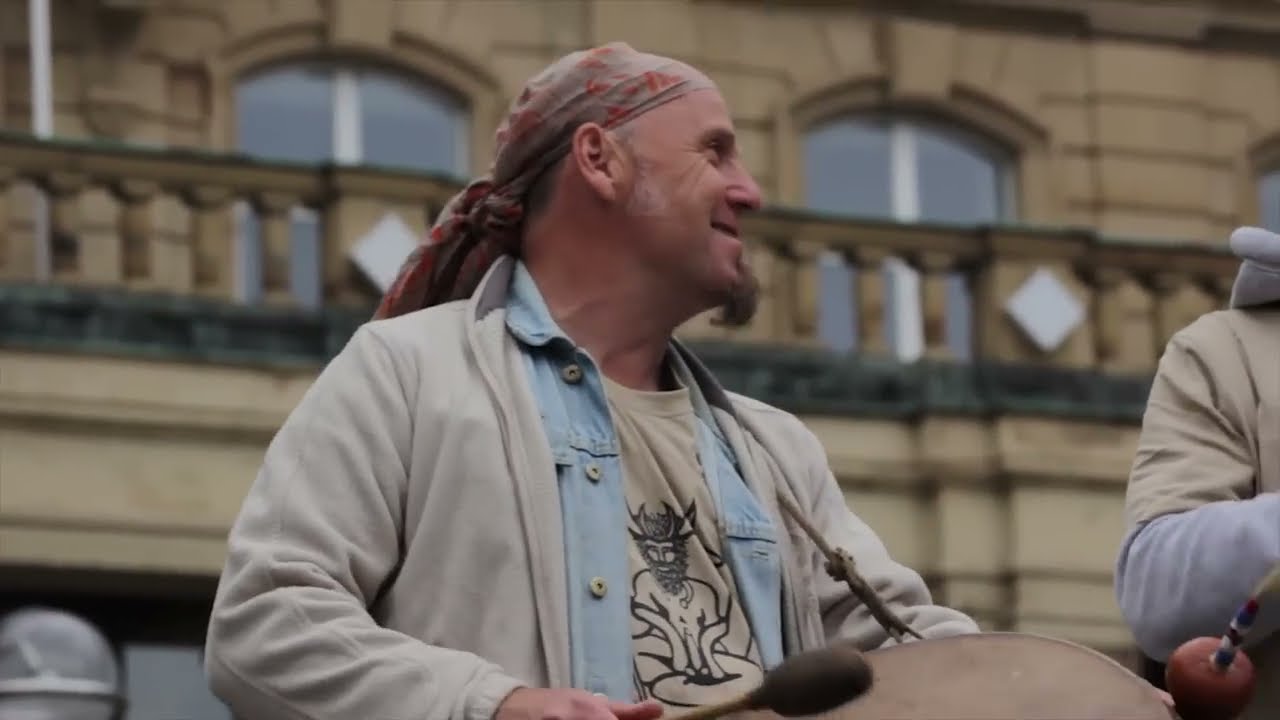 Männerherzen singen für Liebe und Frieden: 