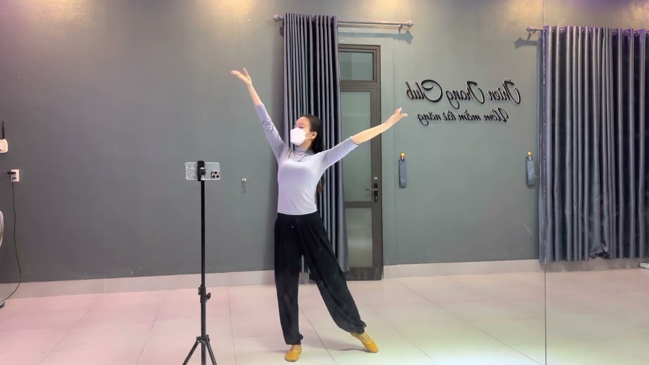 Hướng dẫn múa Proud of you -  Cô Thiên Trang ( Biên đạo)