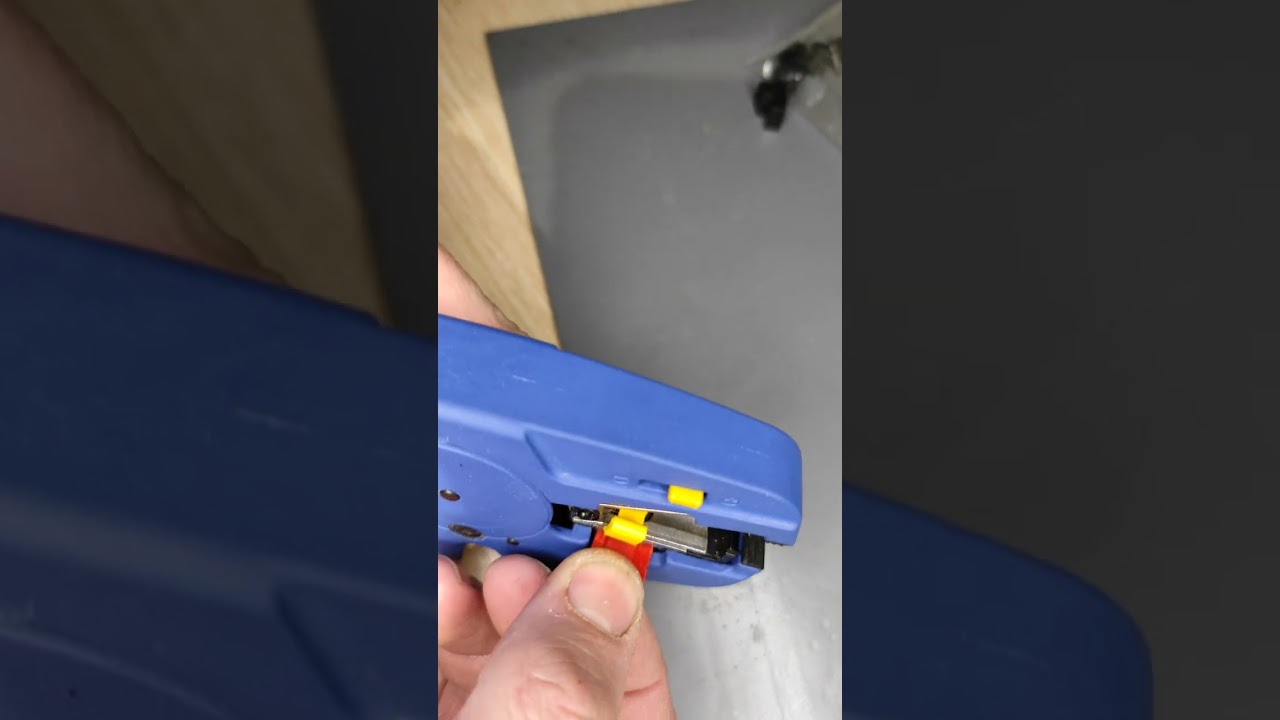 Стриппер Klauke K 43/3 Часть четыре.  Смена ножей