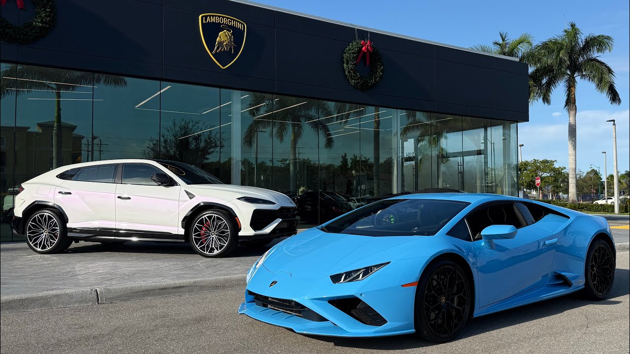 Lamborghini Huracan 2023 года, цвет Cepheus Blue.