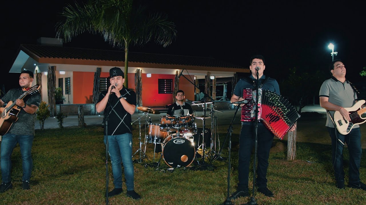 Canelos Jrs  Escuela Americana (Video Musical)