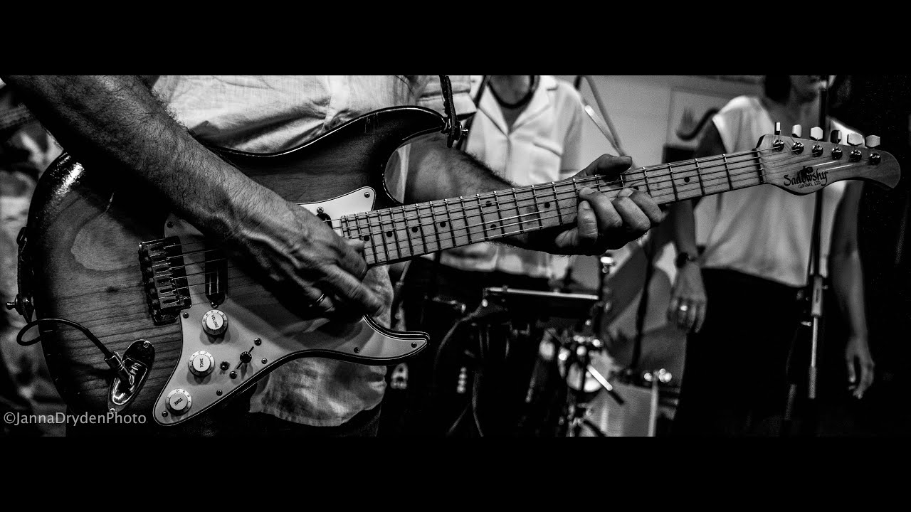 Voices of town,  Back in U.N.N.A