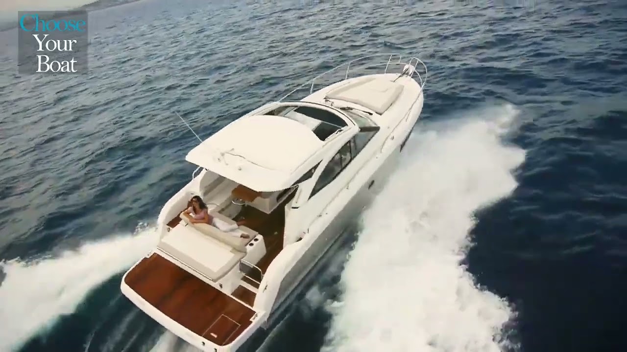 LEADER 36 COCKPIT LOUNGE   Jeanneau Guided Tour in English