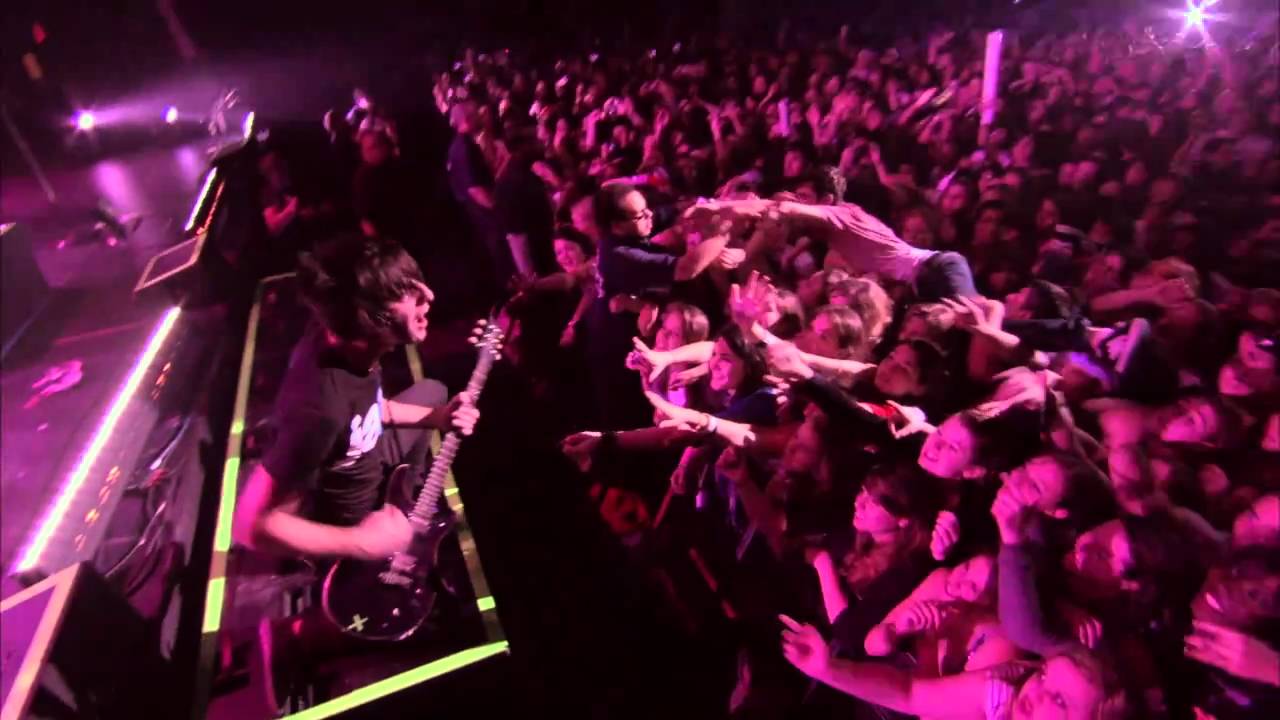 All Time Low - Poppin' Champagne (Live From Straight To DVD)
