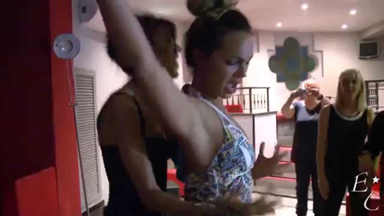 Veronica e Sarah balli 3