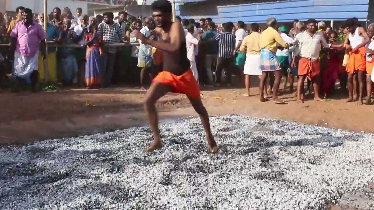 பூமிதி திருவிழா / எருமனூர் ஸ்ரீ திரௌபதி அம்மன் / ஸ்ரீ மாரியம்மன் /  பக்தர்கள் சுவாமி தரிசனம்.