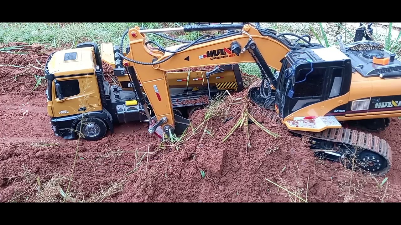 huina escavator 1550 caçambada de terra