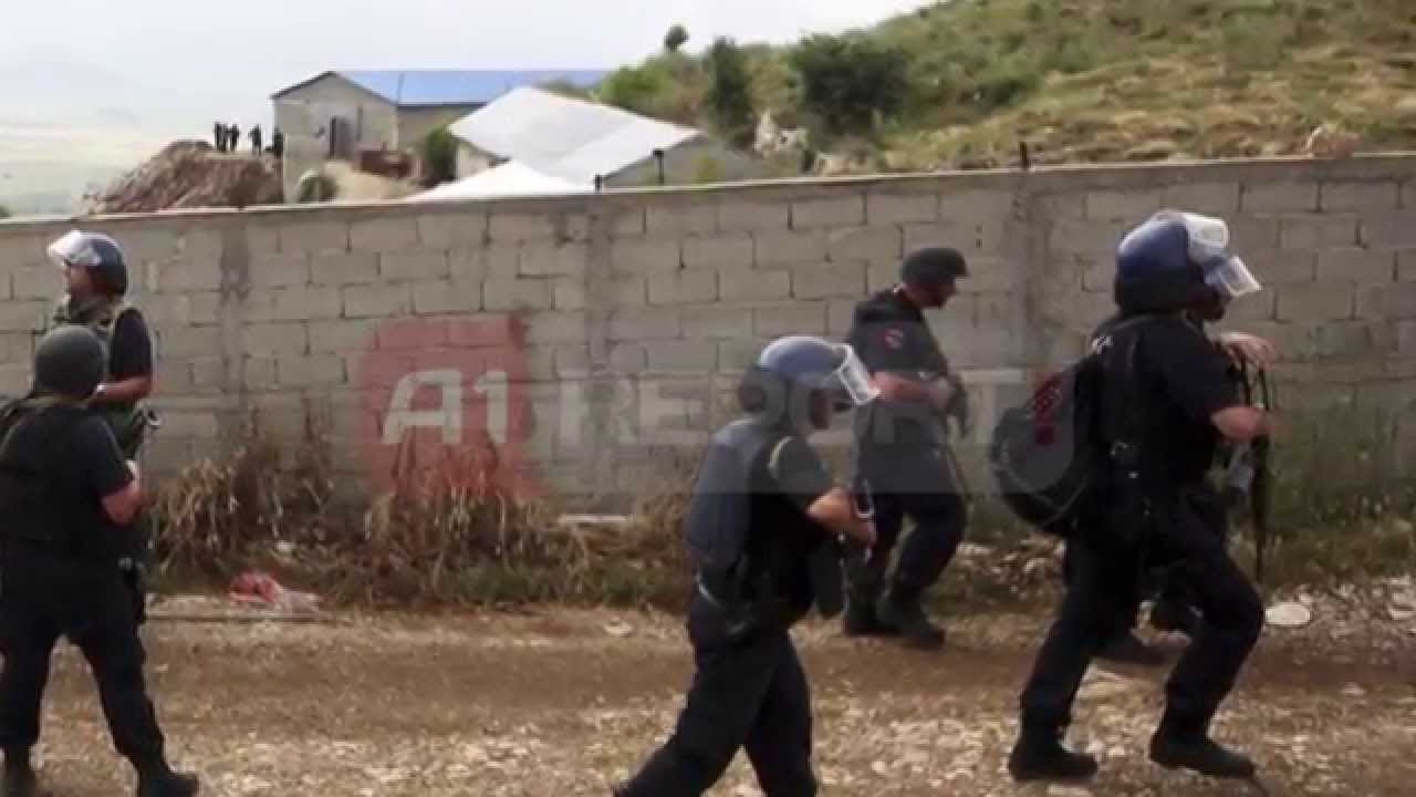 A1 Report - Lazarat, policia mësyn qendrën  në operacion helikopterët e FA