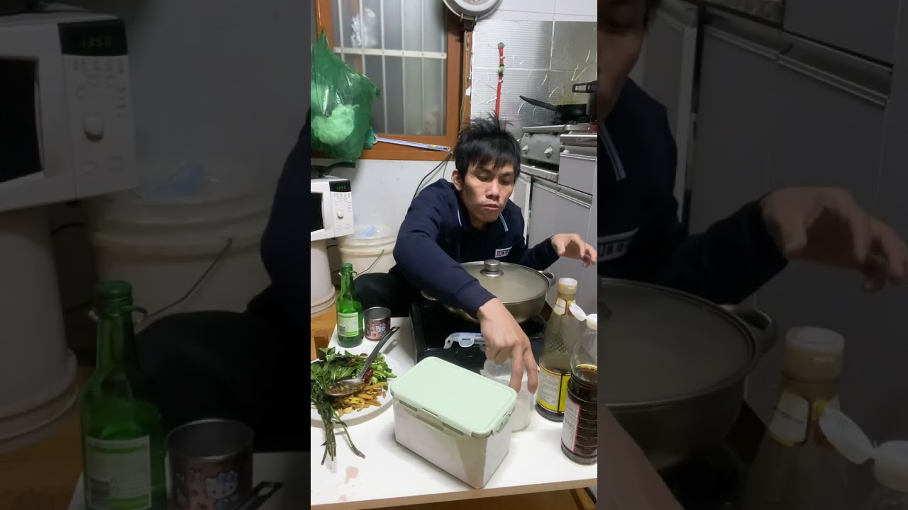 บ่าวต่อพาแช่บผัดเผ็ดกบแช่บคับคัก