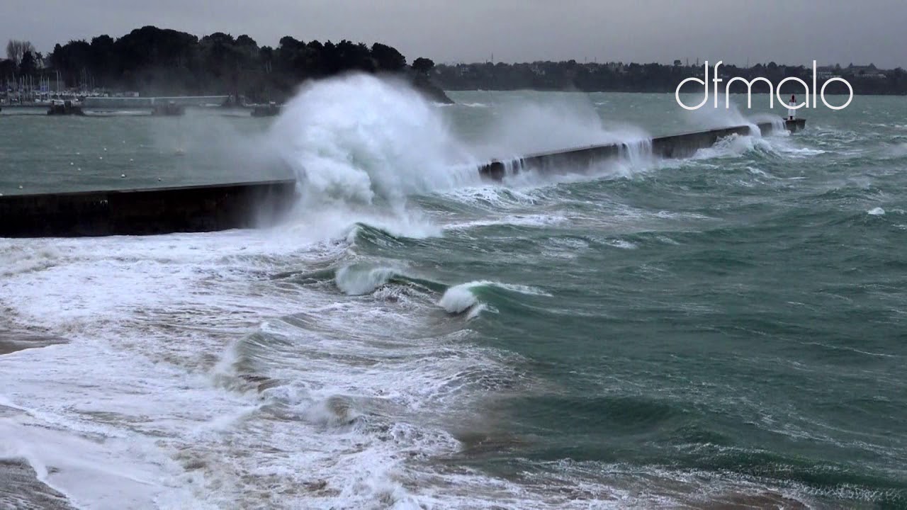 Saint-Malo Grande Marée / High tide Mole des Noires
