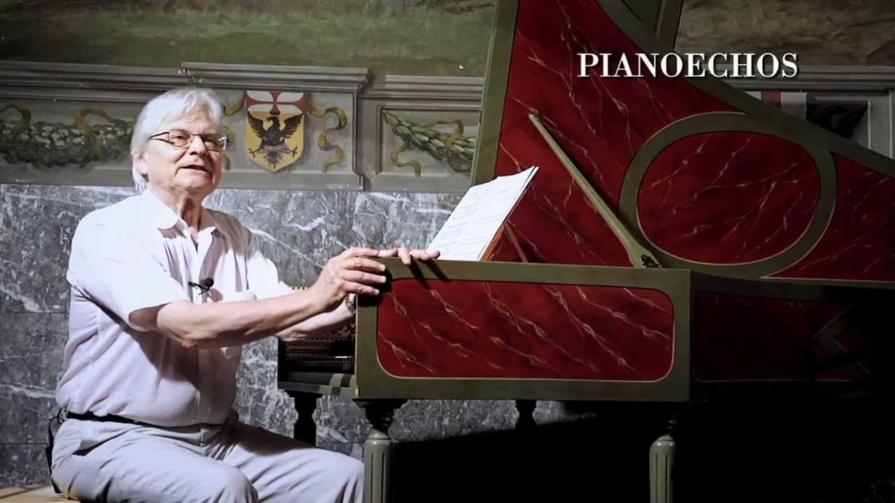 PIANOECHOS 