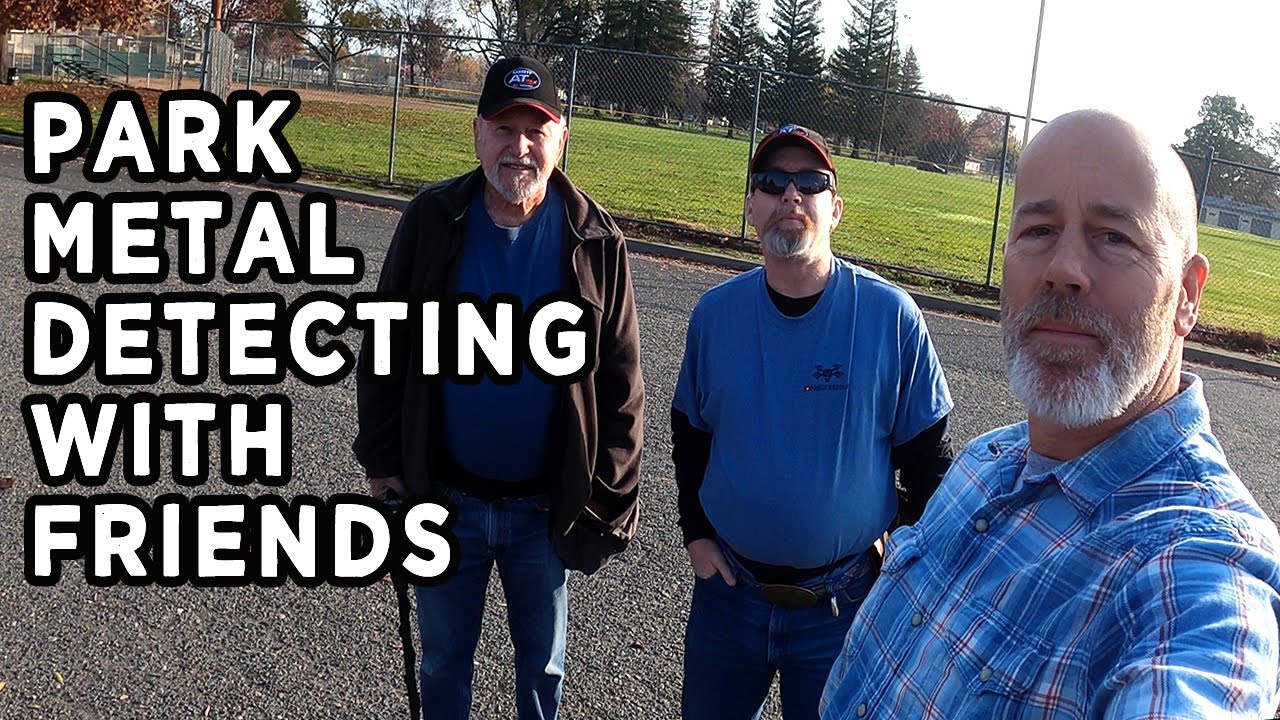 Park Metal Detecting with Friends : Garrett AT Max VS Equinox 800