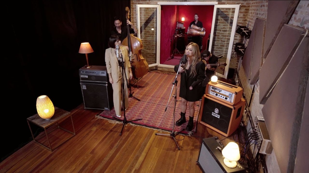 Camilú & Karina / Live Sessions Vol. 1 - Ya Me Habré Ido (Video Oficial)