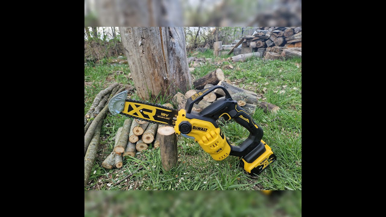 Piła łańcuchowa aku gałęziówka 20cm 18V 1x5Ah DeWALT DCMPS520P1-QW - TEST