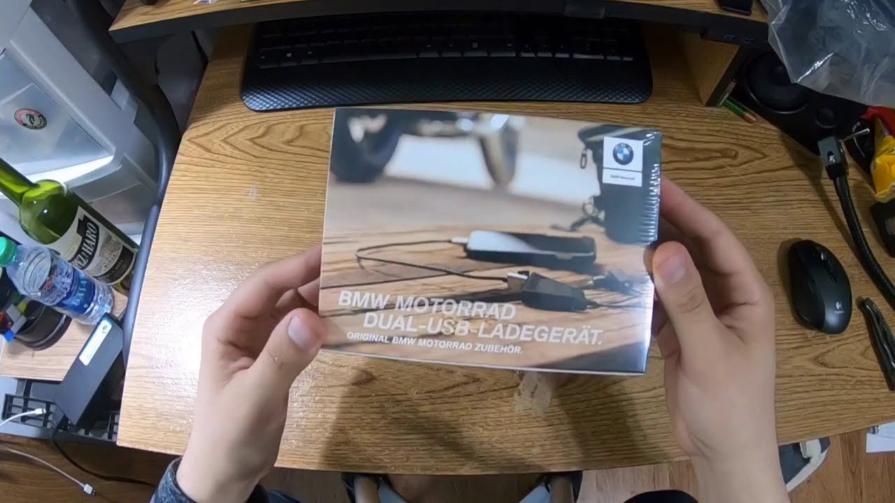 Unboxing BMW Motorrad Dual USB Charger
